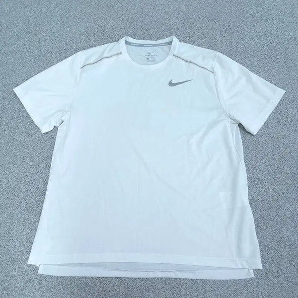 [BUNJANG] Nike 22SS XL T-Shirt / XL 22SS 나이키 반팔 티 | 0717C16