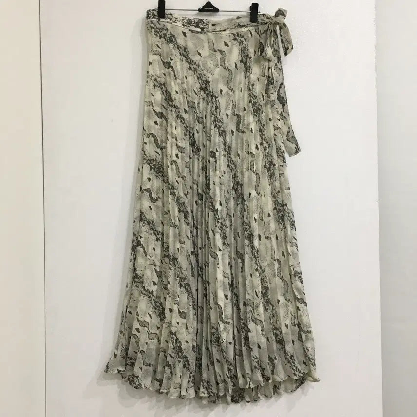[BUNJANG] ORR Pleated Wrap Skirt M / ORR 오르 플리티드 랩 스커트 M