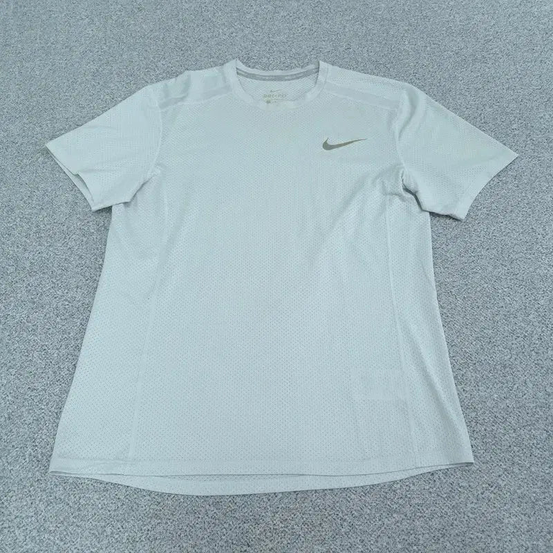 [BUNJANG] Nike Short Sleeve T-Shirt - Size L / L 나이키 반팔 티 | 0717C35
