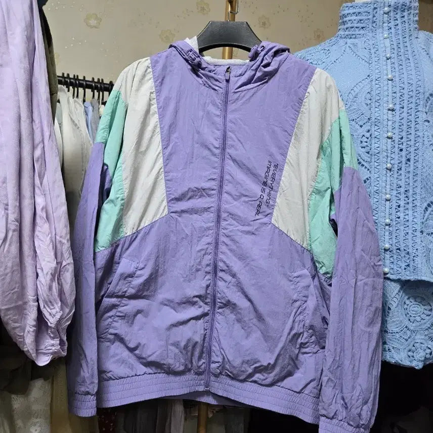 [BUNJANG] Light Purple Windbreaker Hoodie Zip-up / 바람막이 후드집업 연보라색
