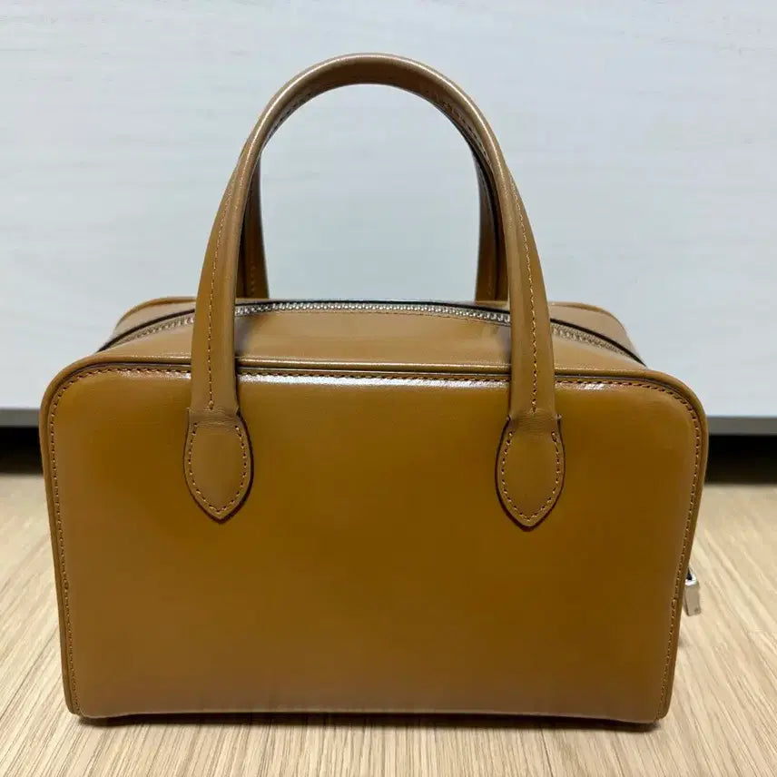 [BUNJANG] Toutie Loche Bag Mini Camel / 투티에 로케백 미니(카멜색)