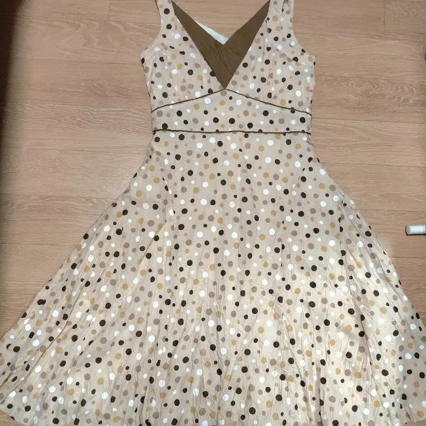 [BUNJANG] Latte Girl Coffee Milk Dot Flare Y2K Dress / 라떼갸루 커피우유 도트 플레어 Y2K 원피스