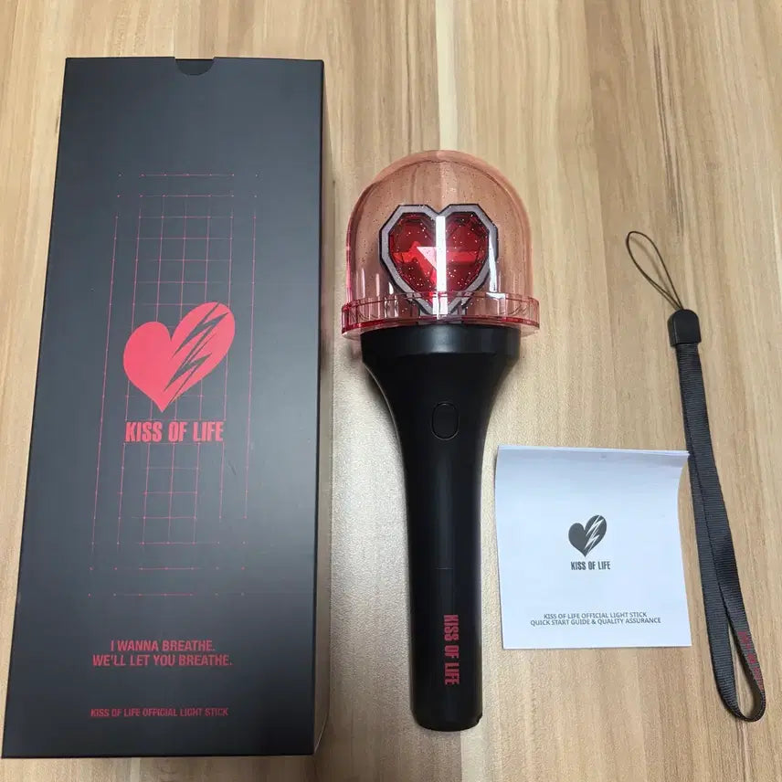 [BUNJANG] KISS OF LIFE Official Light Stick (Bbyongbong) / 키스오브라이프 응원봉 판매