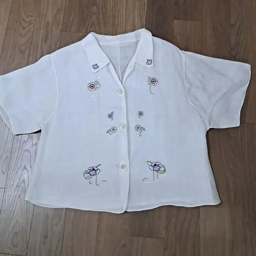 [BUNJANG] Embroidered Ramie Top / 꽃자수 모시 상의