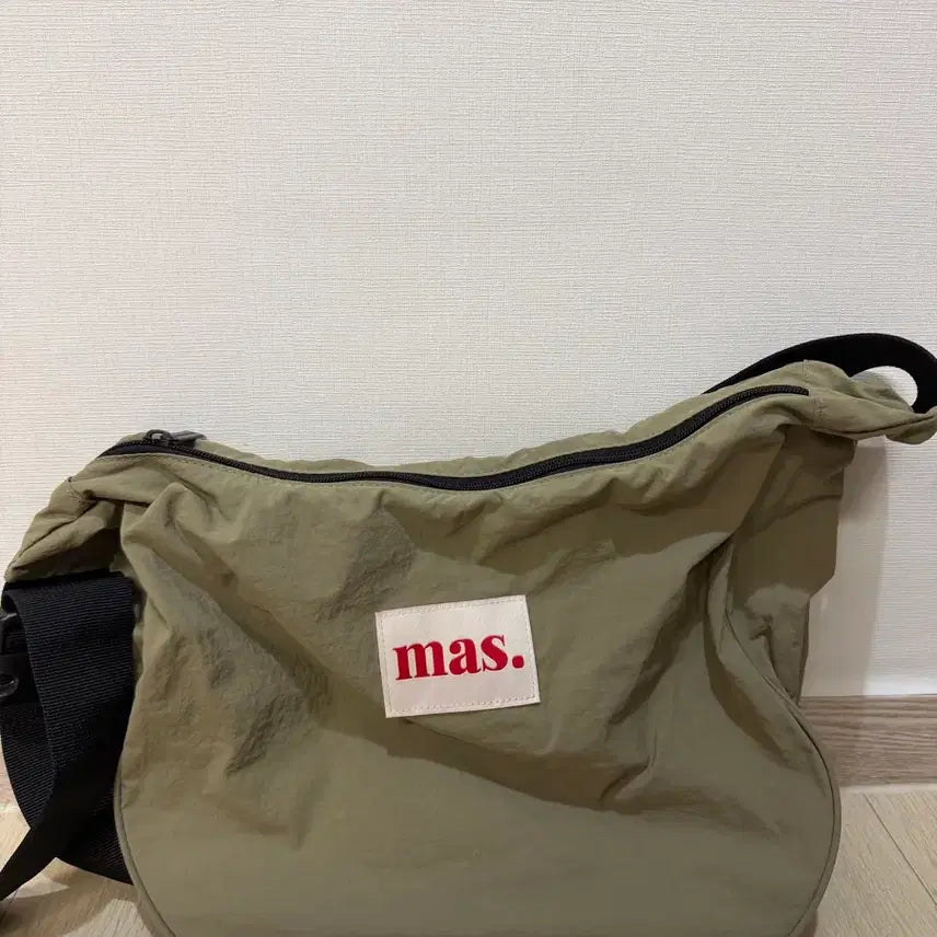 [BUNJANG] Masmarules Half Moon Crossbody Bag / 마스마룰즈 하프문 크로스백