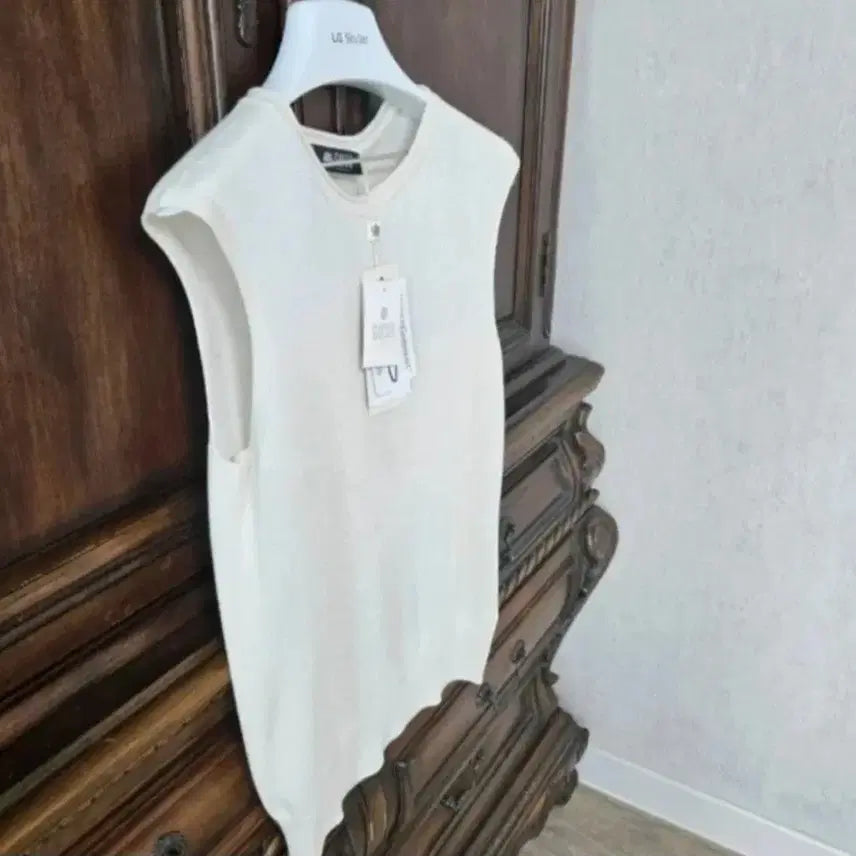 [BUNJANG] Gobi Goyo Silk Cashmere 100 Sleeveless Knit Top (Ivory, Size 88) / 새상품)고비고요 실크캐시미어 100  민소매니트 88만 2장
