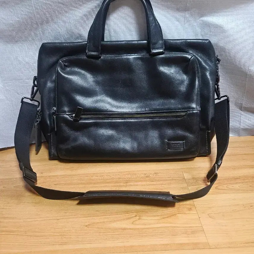 [BUNJANG] Tumi Leather Briefcase Crossbody Bag / TUMI 투미 레더 브리프케이스 크로스백 가방