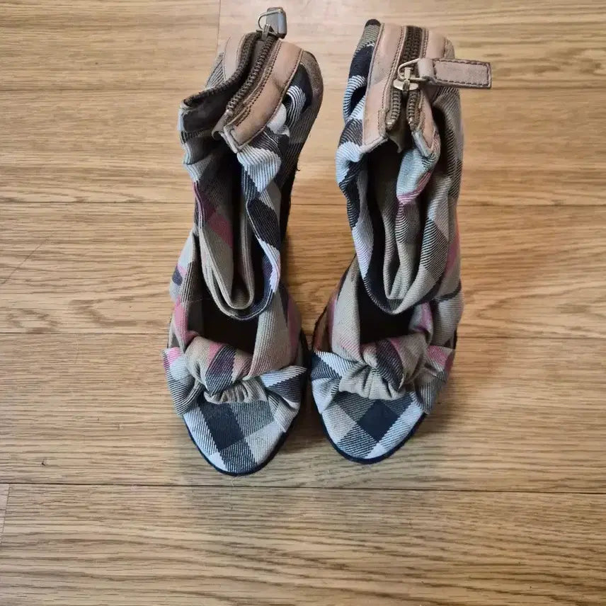 [BUNJANG] Burberry Check Ankle Sandals / 버버리 체크 앵클 샌들