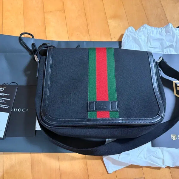[BUNJANG] Gucci Web Techno Messenger Bag / 구찌 웹테크노 메신저 판매합니다