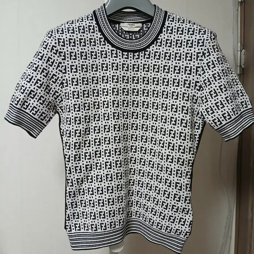 [BUNJANG] Fendi FF Pattern Short Sleeve Knit Top Size 38 / 펜디 FF 패턴 반팔 니트38
