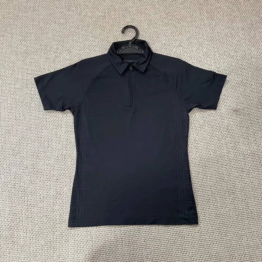 [BUNJANG] Burberry Women's Short Sleeve Polo Shirt Size S / S 버버리 여성 반팔 카라티셔츠 N.8097