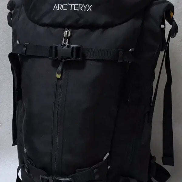 [BUNJANG] Arc'teryx Miura 20 Climbing Backpack / 아크테릭스 ARC'TERYX 미우라 Miura 20 암벽등산배낭 여행캠핑백팩