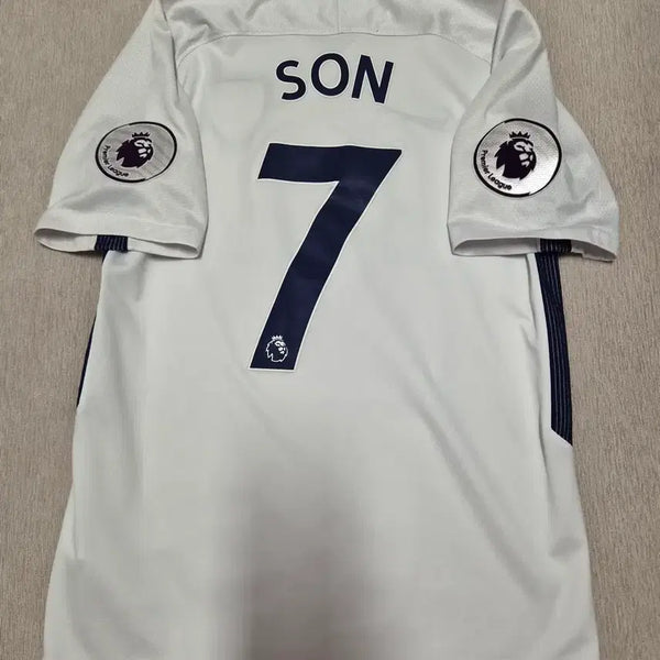 [BUNJANG] Tottenham Hotspur 17-18 Authentic Home Jersey Son Heung-min Official Print / 17-18 토트넘 정품 홈 유니폼 손흥민 오피셜 마킹