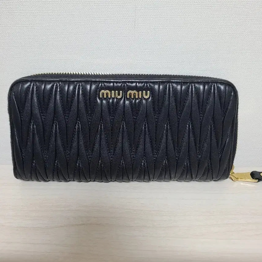 [BUNJANG] Miu Miu Matelassé Long Wallet / 5ML506 미우미우 마틀라쎄 장지갑
