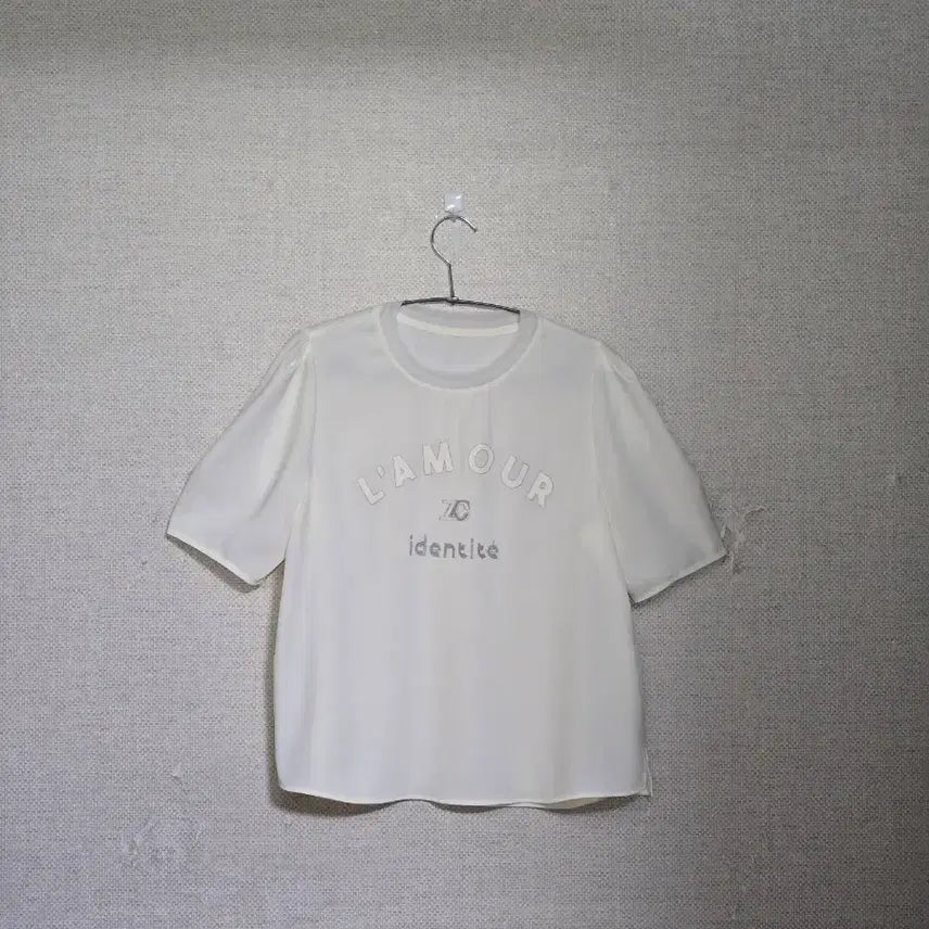 [BUNJANG] ZOOC Women's Glitter Lettering Round Neck Blouse / 2025년도)ZOOC주크 블라우스