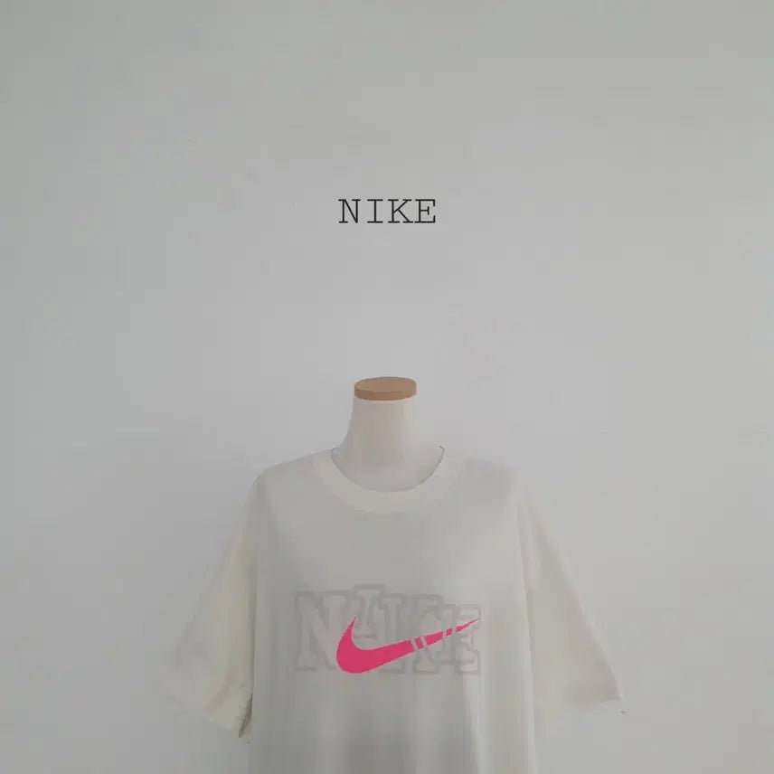 [BUNJANG] Nike Swoosh Logo Short Sleeve T-Shirt - Ivory / No.26071302 나이키 반팔티 핑크로고 스우시 아이보리컬러