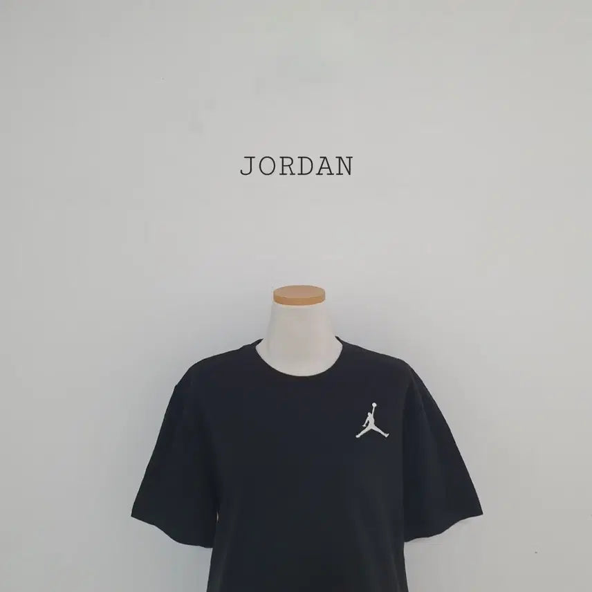 [BUNJANG] Jordan Embroidered Logo T-Shirt Black XL / 세일)No.26071303 조던 반팔티 자수로고 블랙