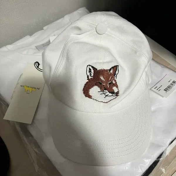 [BUNJANG] Maison Kitsuné White Fox Cap / (배송비포함가격) 메종키츠네 볼캡 화이트