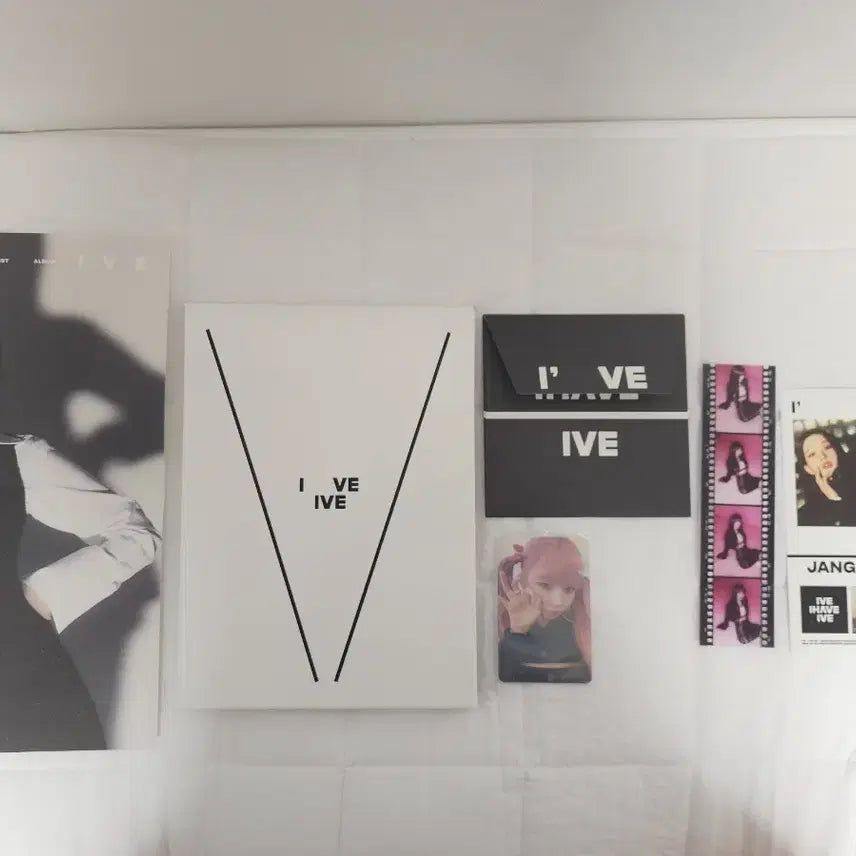 [BUNJANG] IVE I'VE (Album) - Unsealed Album (Photocard Included) / 아이브 아이엠 정규 개봉앨범 판매 합니다. (포카포함)