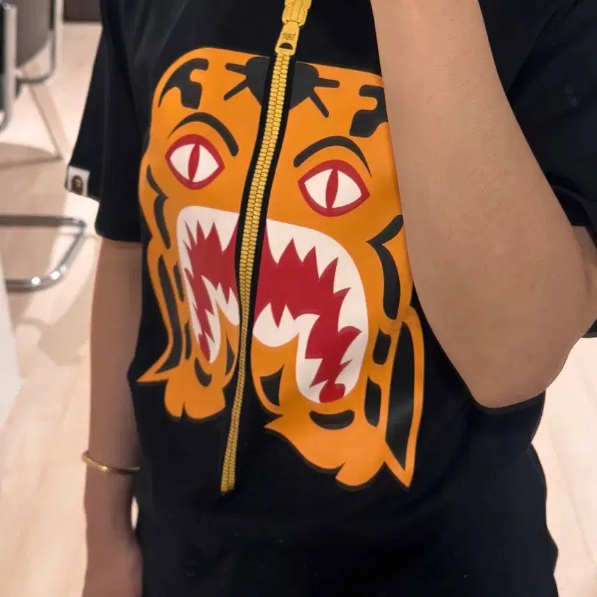 [BUNJANG] BAPE Signature Pattern Character Design T-Shirt / 베이프 티셔츠 s