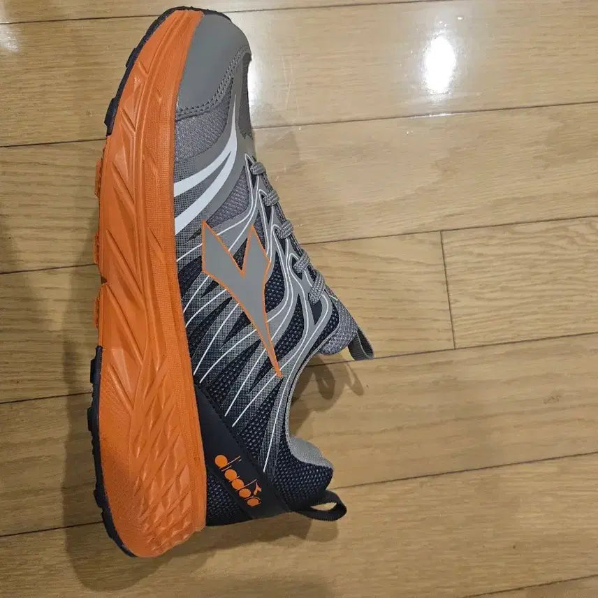 [BUNJANG] Diadora Running Shoes / (미착용)디아도라 런닝화.