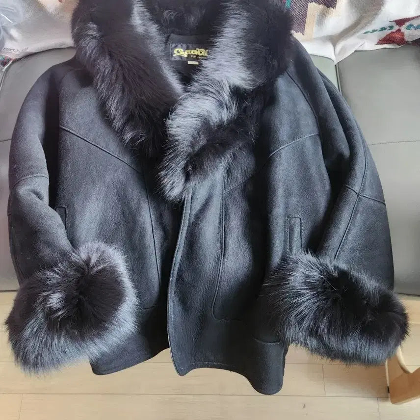 [BUNJANG] Gaudi Black Fur Collar Mustang Jacket / 가우디 블랙 퍼 카라 무스탕