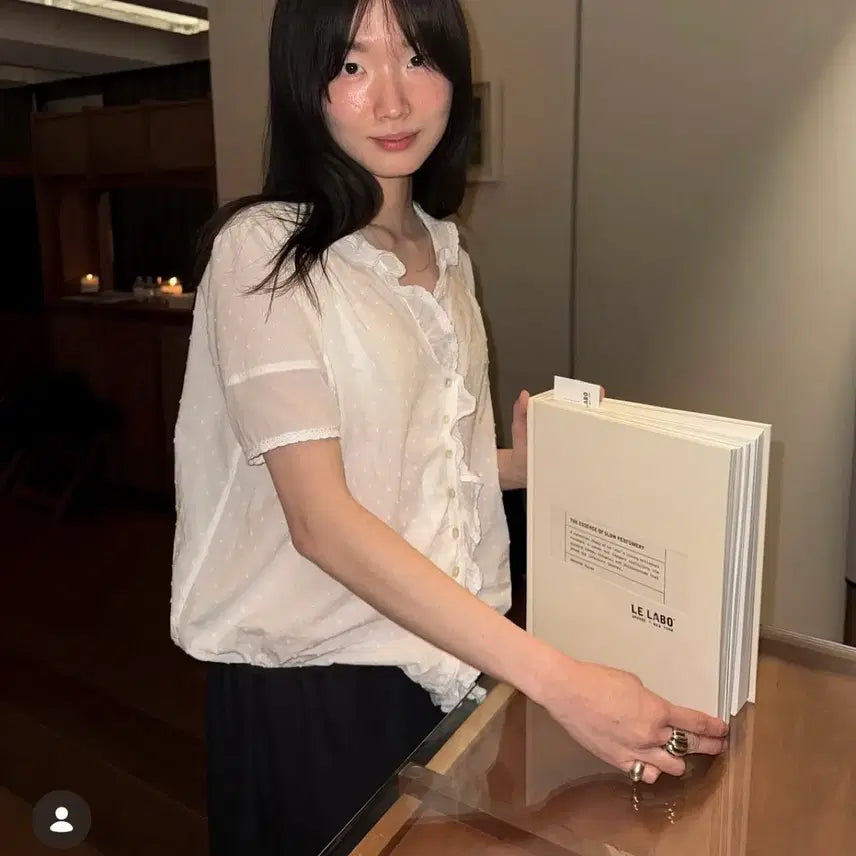 [BUNJANG] VIA PLAIN 26SS Belle Frill Blouse / 비아플레인 26ss 벨 프릴 블라우스