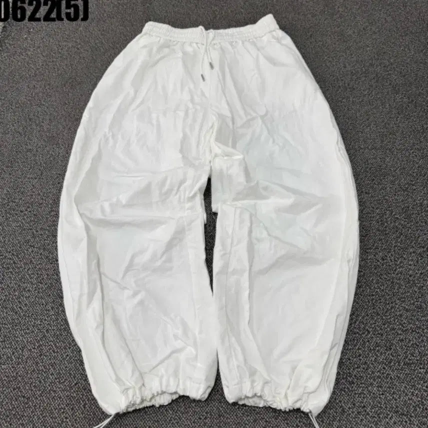 [BUNJANG] White Wide Jogger Pants / 흰색 와이드 조거팬츠