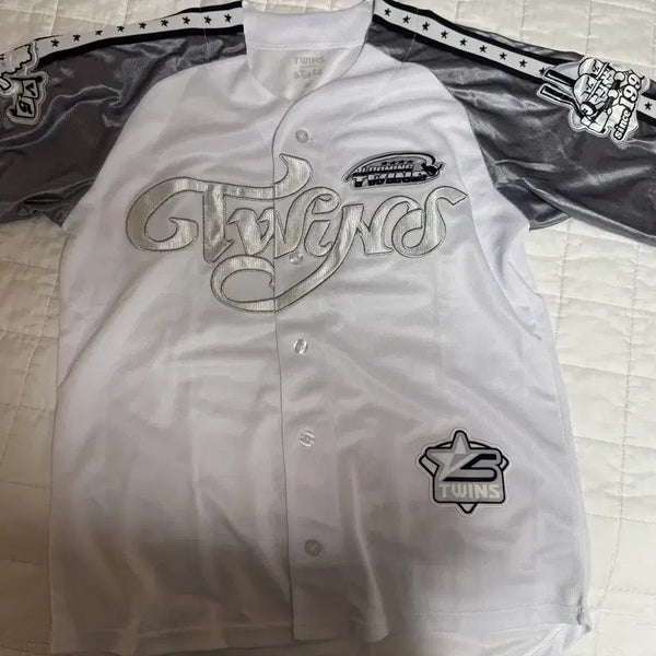 [BUNJANG] LG Twins Blooming Tale Uniform Silver 100 / 엘지트윈스 블루밍테일 유니폼 실버 100