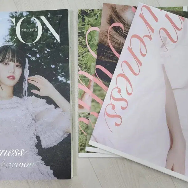 [BUNJANG] LE SSERAFIM Kim Chaewon D'ICON Vol. 14 'Pureness' Photobook / 디아이콘 14호 르세라핌 '퓨어니스' 김채원 버전 | 2023 summer