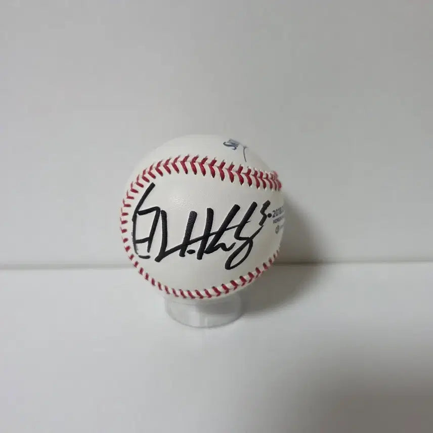 [BUNJANG] Hanwha Eagles Kang Baek-ho Signed Official Baseball (2018 Debut Era) / 한화이글스 강백호선수 18데뷔시절 공인구 친필싸인