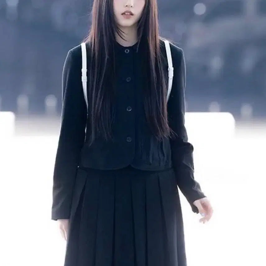 [BUNJANG] NewJeans Haerin's KOSEIO Double Waist Pleated Skirt Black / [뉴진스 해린 착용] 코이세이오 더블 웨이스트 플리츠 스커트 블랙