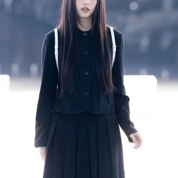[BUNJANG] NewJeans Haerin's KOSEIO Double Waist Pleated Skirt Black / [뉴진스 해린 착용] 코이세이오 더블 웨이스트 플리츠 스커트 블랙