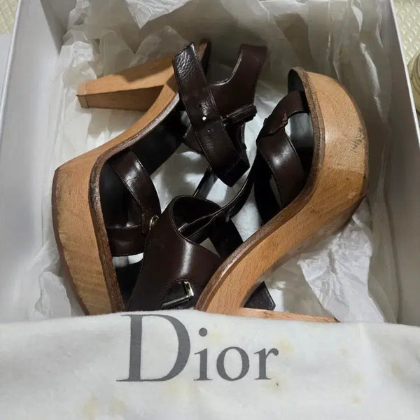 [BUNJANG] Christian Dior Genuine Leather Heeled Sandals Size 37 (235mm) / 크리스챤 디올 정품 가죽 굽 샌들 37 사이즈(235 사이즈)