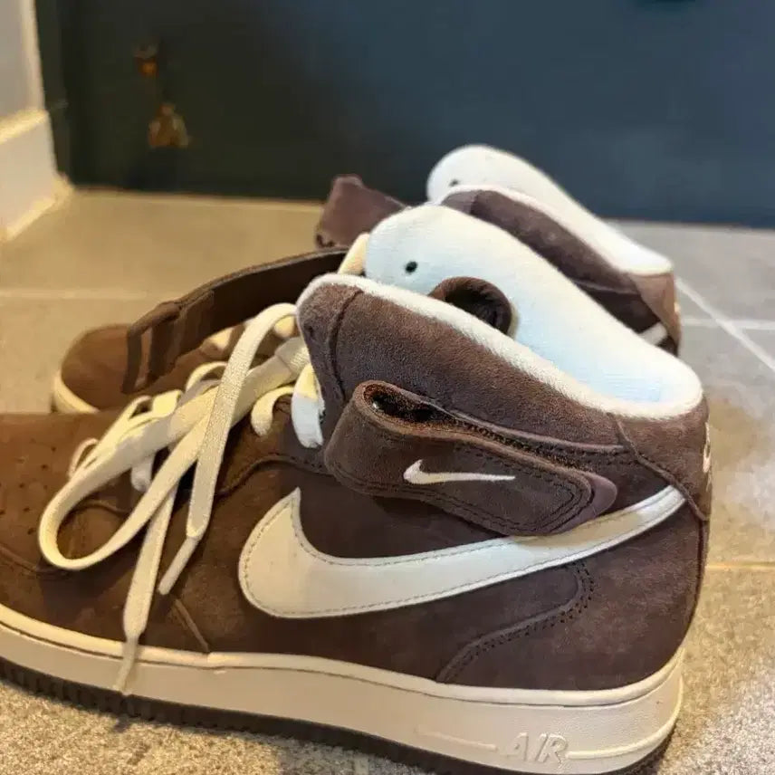 [BUNJANG] Nike Air Force 1 Mid 'Chocolate' Sneakers / 나이키 에어포스 미드 초콜릿