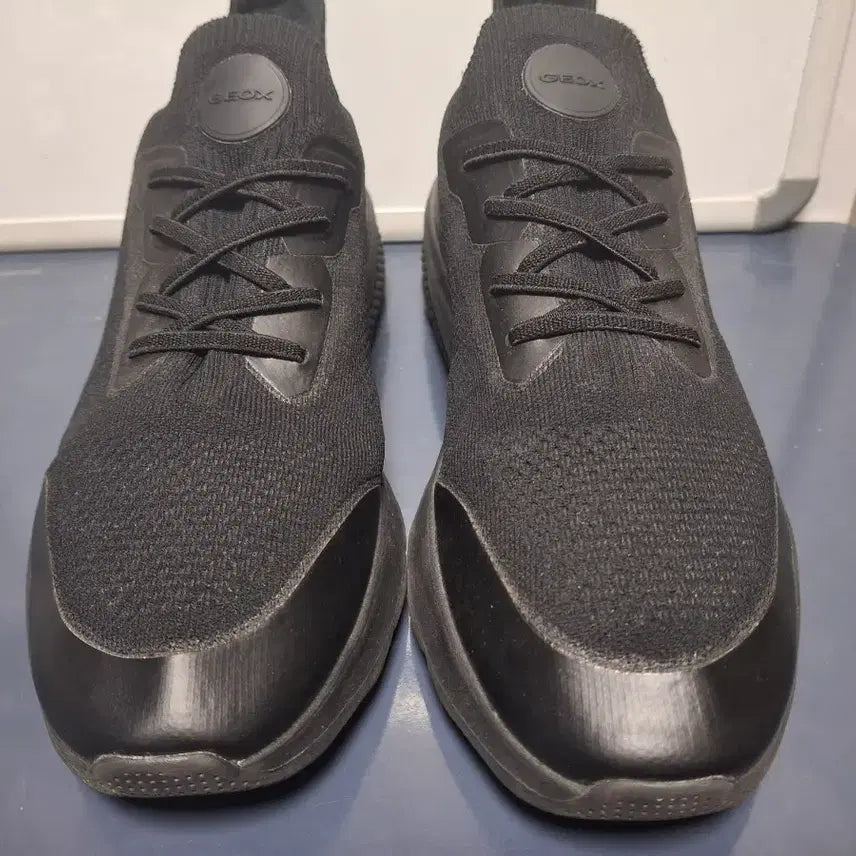 [BUNJANG] GEOX Black Sneakers (Size 280-285mm) / GEOX 제옥스 280~285mm