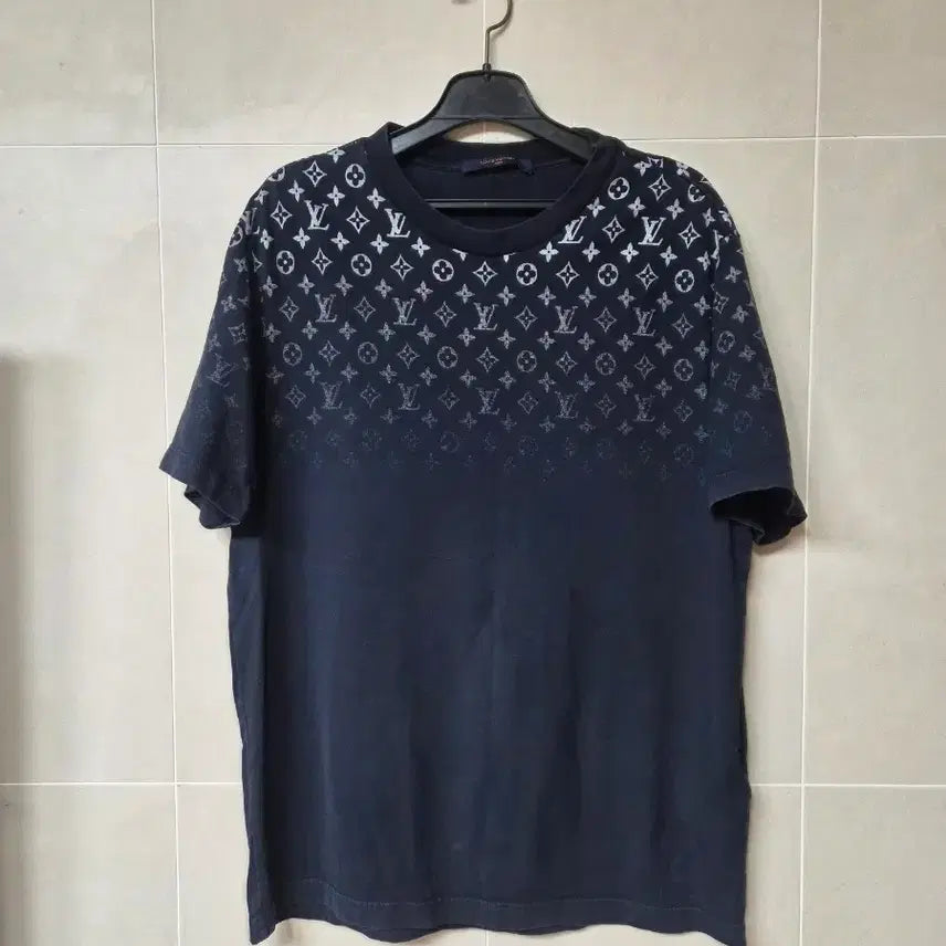 [BUNJANG] Louis Vuitton Monogram Short Sleeve T-Shirt Navy / 루이비통 모노그램 반팔 티셔츠 네이비
