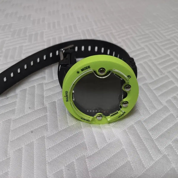 [BUNJANG] Suunto D4i Novo Lime Scuba Diving Computer Mint Condition / 스쿠버다이빙 컴퓨터 순토 줍노보 라임 민트급총 1로그 + 프로텍터 배터리 새것 교체 완료 새것 같은 상태