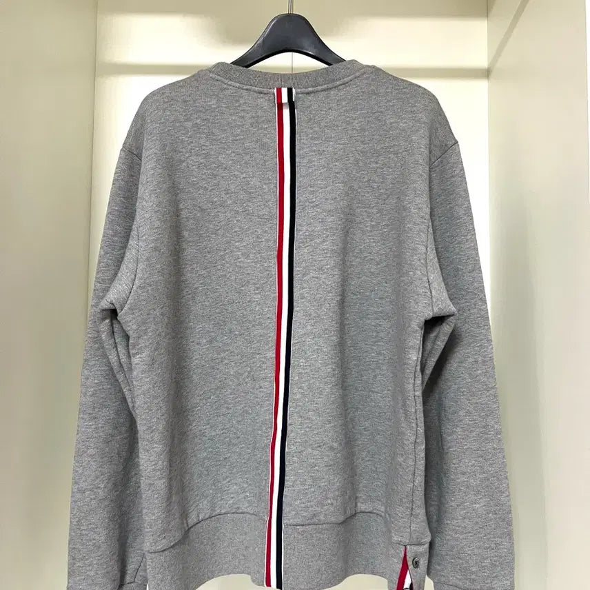 [BUNJANG] Thom Browne Back Three-Stripe Sweatshirt Grey / [ 택 미제거 / 2 ] 톰브라운 백삼선 맨투맨