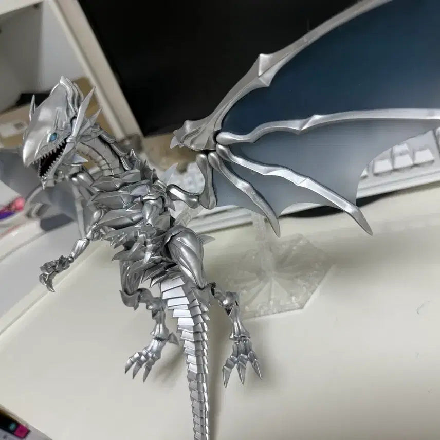 [BUNJANG] Yu-Gi-Oh! Blue-Eyes White Dragon Custom Painted Model / 유희왕 푸른눈의백룡 프리모델 도색작 팔아요