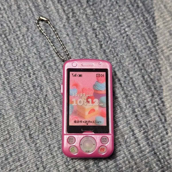 [BUNJANG] Toy Spirit Pink Slide Phone Gacha Keychain / 토이스피릿 피쳐폰 핑크색 슬라이드폰 가챠