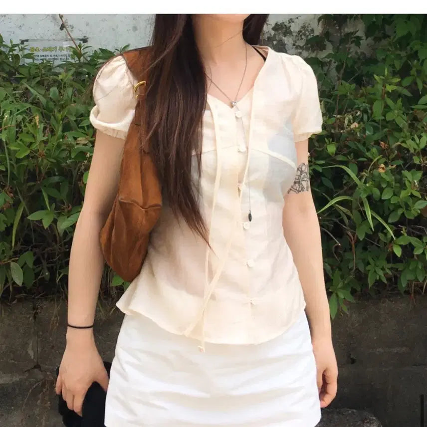 [BUNJANG] Our Cabinet Sage Satin Blouse - Peach Beige / 아워캐비넷 세이지 새틴 블라우스 피치 베이지 색상