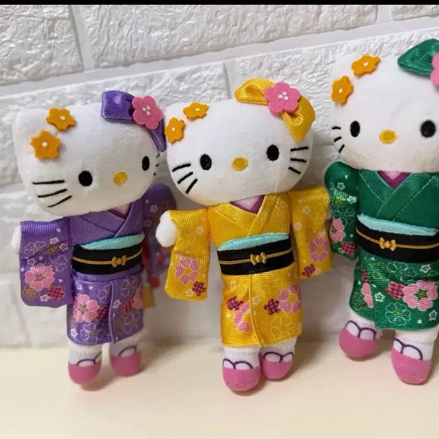 [BUNJANG] Sanrio Hello Kitty Long Leg Doll Kimono/Yukata Keychain / 산리오 헬로키티 롱다리 인형 기모노/유카타 키링 /개당가격