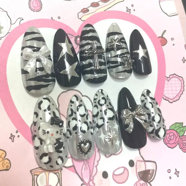 [BUNJANG] Handmade Silver Zebra/Leopard Print Y2K Princess Nail Tips with Hello Kitty Charms / (빠른배송)실버 갸루 호피 수제네일팁 헬로키티 공주 하이틴 지뢰계 양산형 양지뢰 y2k