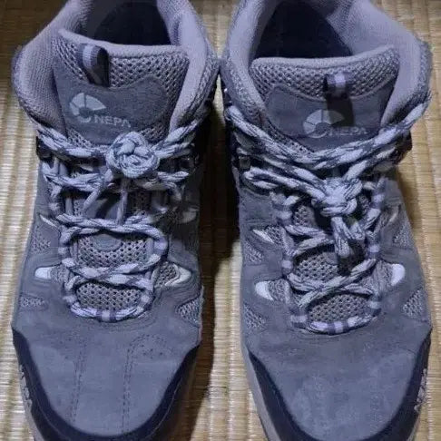 [BUNJANG] NEPA Kaneto Gore-Tex Lightweight Hiking Boots / 네파 칸네토 고어텍스 경등산화 255(260) 택비포함