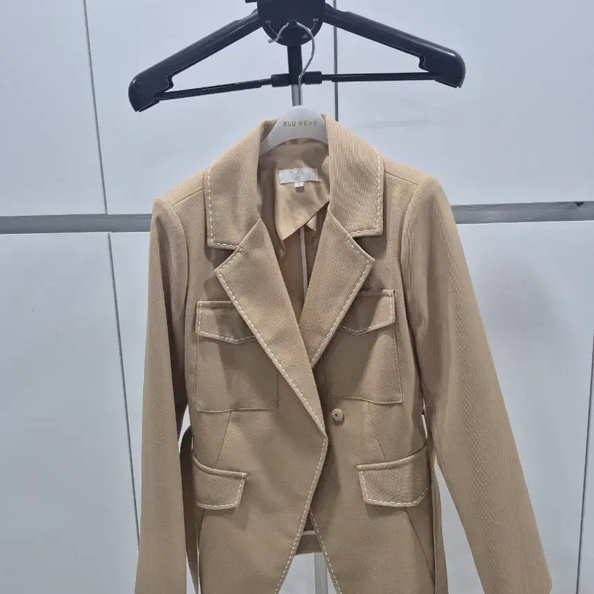[BUNJANG] Angelo Bianco Beige Jacket with White Stitching and Belt / 안젤로비안코 자켓