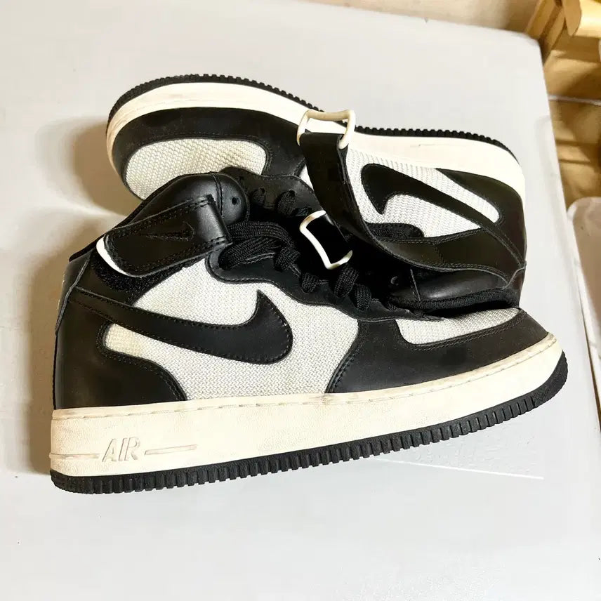 [BUNJANG] Nike Air Force 1 Mid '07 Dalmatian Black / [270] 나이키 에어포스1 미드 07 달마시안 블랙