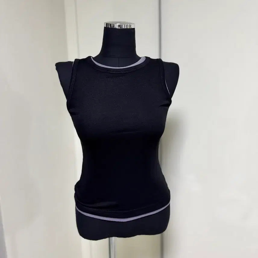 [BUNJANG] Black Sleeveless Tank Top / (새상품) 쫀쫀 탄탄 민소매 나시 검정