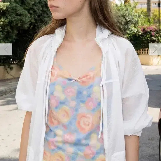 [BUNJANG] Sinoon Rose Floral Knit Halter Top / 시눈 로즈 플로랄 니트 홀터 탑