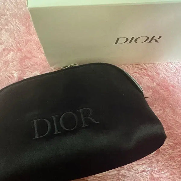 [BUNJANG] Dior Beauty Black Velvet Pouch / [새상품] 디올 뷰티 블랙 벨벳 파우치
